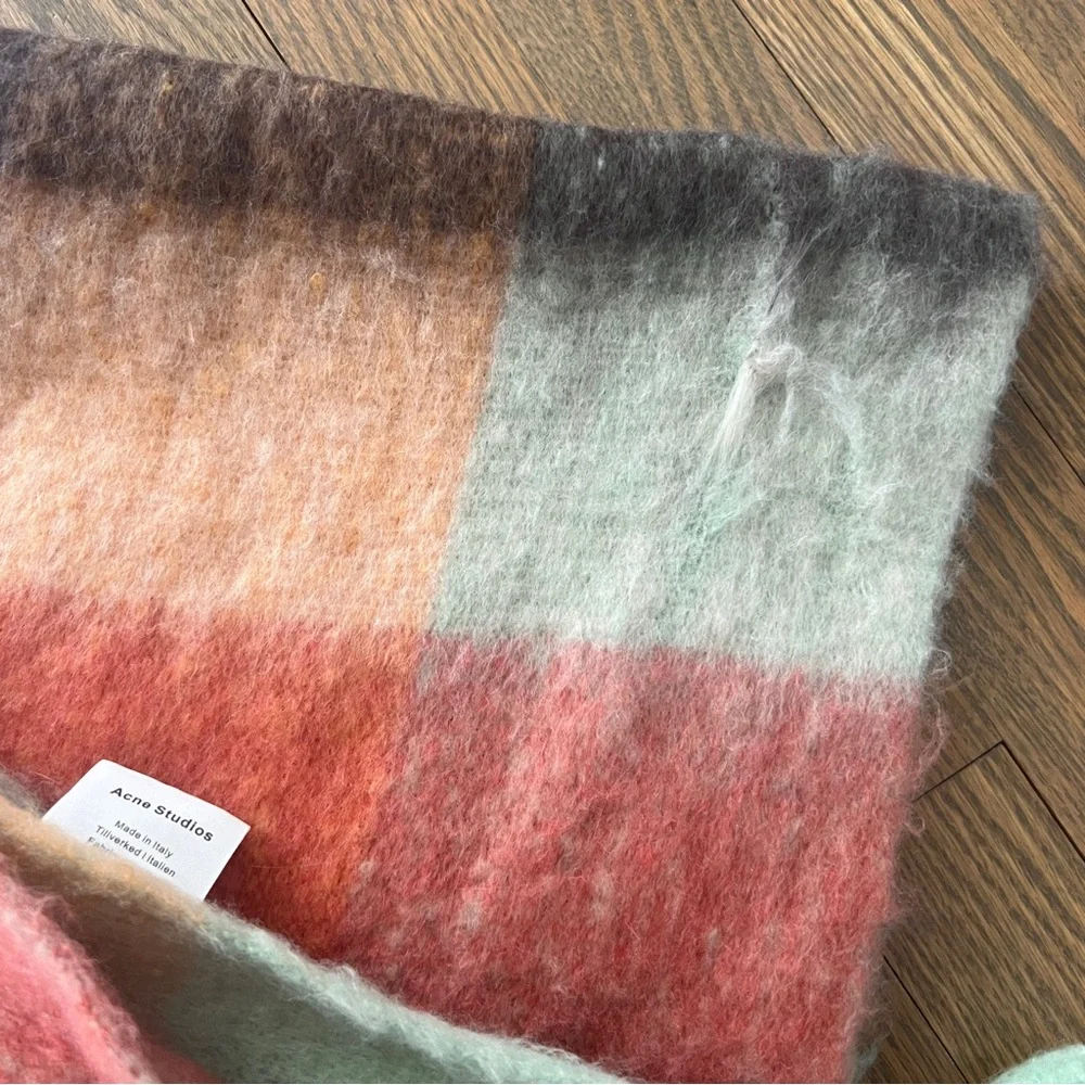 ACNE STUDIOS Checkered Mohair Scarf - Picture 7 of 8